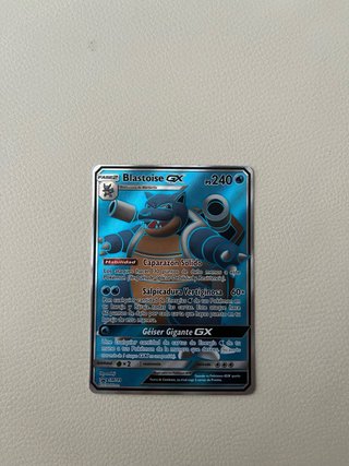 Carta Pokémon Pikachu SWSH020