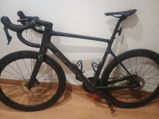 Bicicleta Scott Addict 20.  Ruedas carbono. Favero