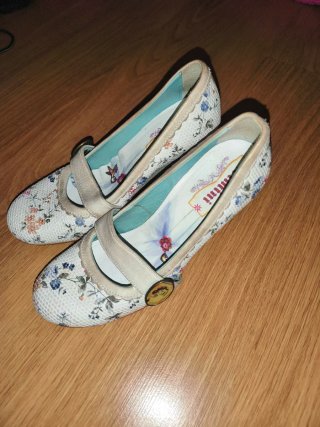 Zapatos cuña vintage Laura Vita