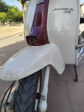 Lambretta 150 CC  Beige/Burdeos
