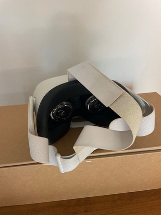 Oculus Quest 2 VR