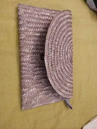 Cartera mano fibras naturales. Sin estrenar.