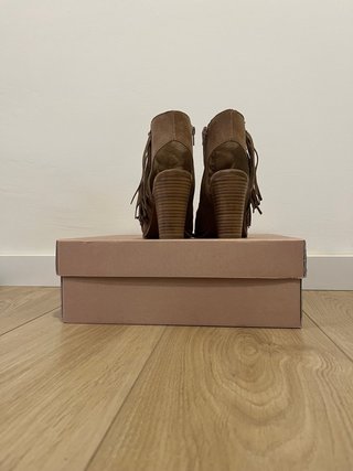 Botines de ante con flecos Talla 37