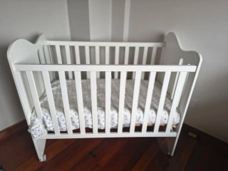 Cuna bebé + colchón, nórdico y fundas