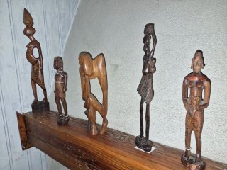 Statuette tribali in legno