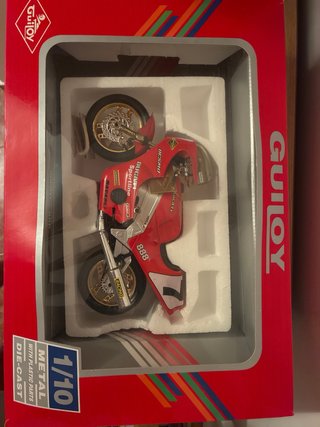 Maqueta Moto escala 1/10 Ducati 888