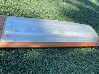Lámpara de madera y cristal