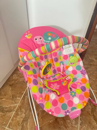 Hamaca para bebé con sonajero y arco de juegos