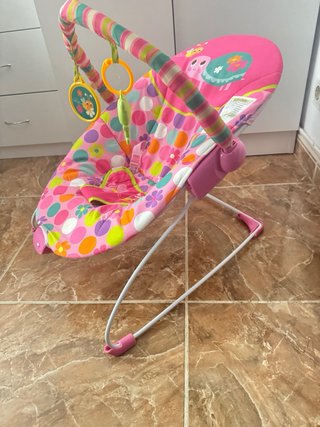 Hamaca para bebé con sonajero y arco de juegos