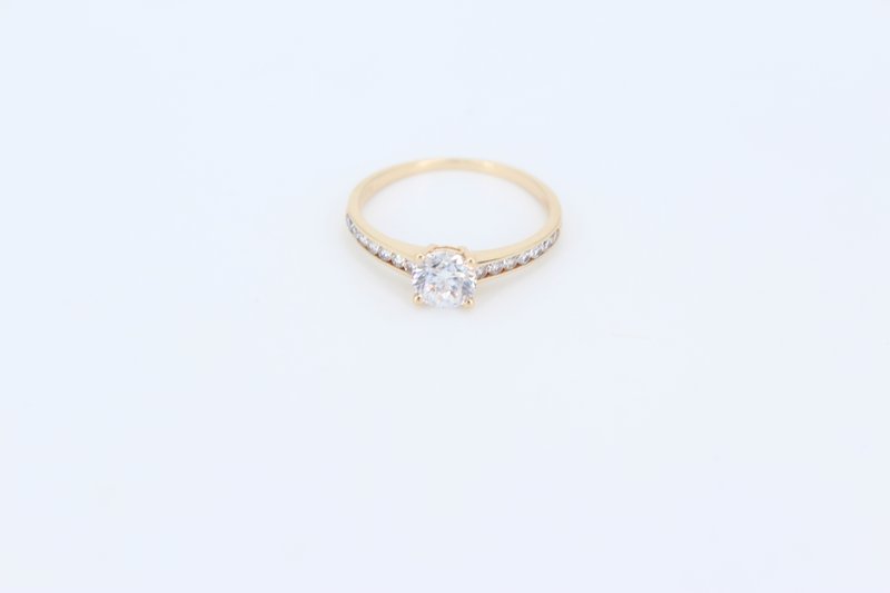Solitario Circonitas Oro 18k, 1,77gr. Ref. G-366.