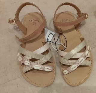 Sandalias Sfera Beige y Doradas Talla 30