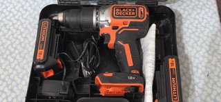 Taladro Percutor Black+Decker 18V Brushless