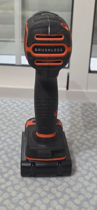 Taladro Percutor Black+Decker 18V Brushless