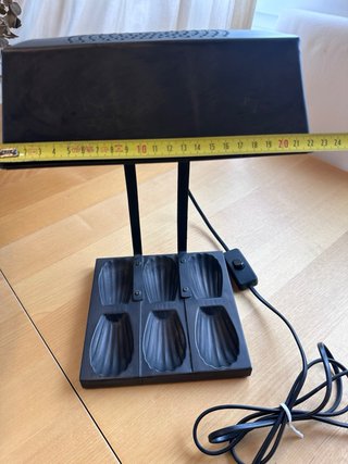 Lámpara de mesa negra metal