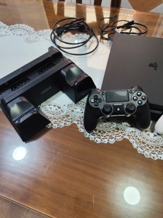 Ps4 Slim 500gb + 2 mandos