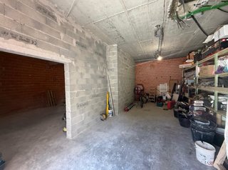 Alquiler garage box local en hendaya 92 m2