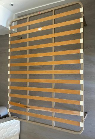 dormitorio: somier, colchón, cabecero y mesillas