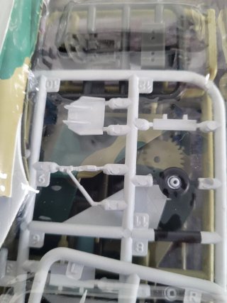 Maqueta F-Toys F-111 escala 1/144