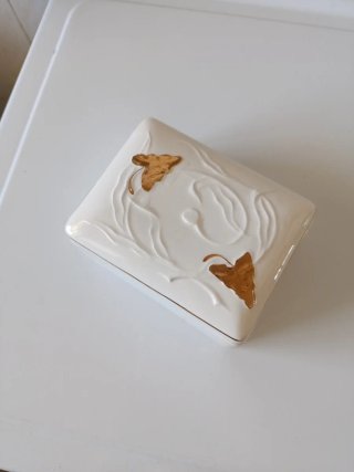 Caja de porcelana sevillana Vintage