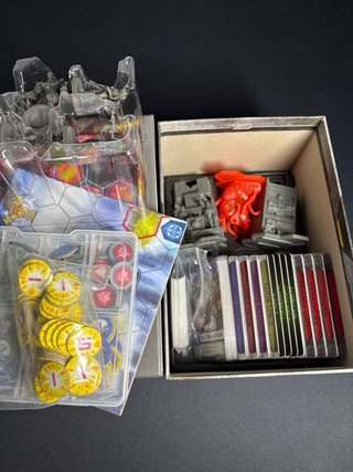 Contra The Board Game. Versión con miniaturas.