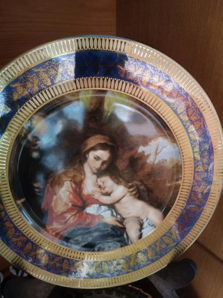 Plato de cerámica decorado pintado  a mano