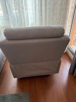 Sillón reclinable marrón grisáceo