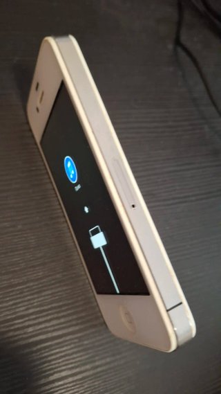 iPhone 4 Blanco + Caja + Base Carga