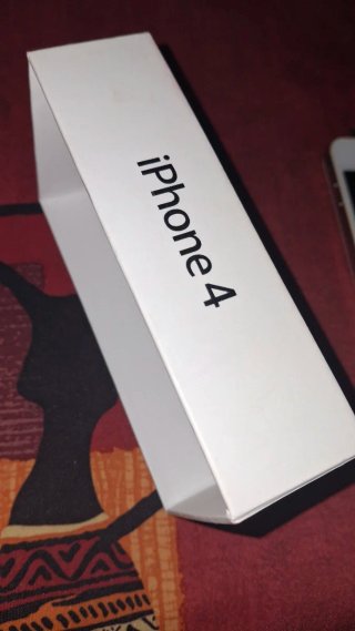 iPhone 4 Blanco + Caja + Base Carga