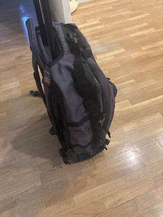 Maleta Eastpak Negra y Gris