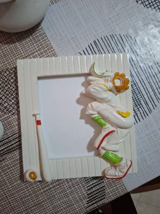 Oggettistica decorativa in ceramica e plastica
