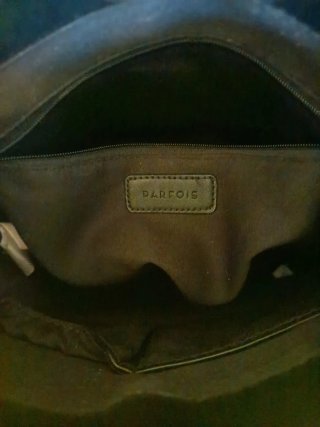 Mochila negra dos texturas