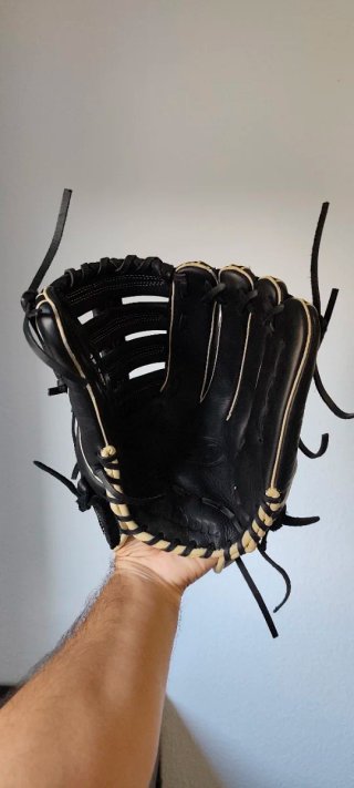 Guantes de béisbol Wilson A700 Negro/Crema