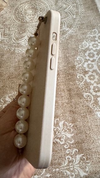 Funda iPhone 13/14 con cadena de perlas