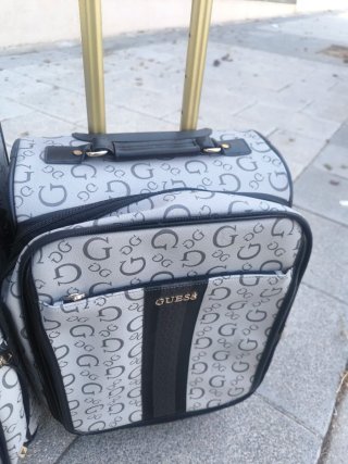 Juego de maletas Guess