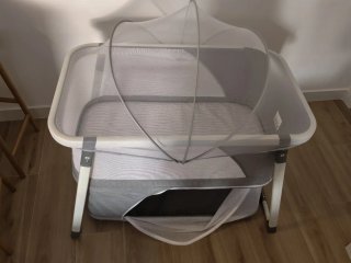 Minicuna plegable y parque de juegos