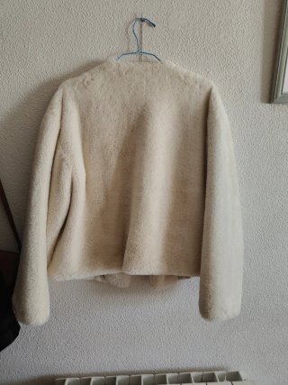 Chaqueta pelo suave. Sin estrenar
