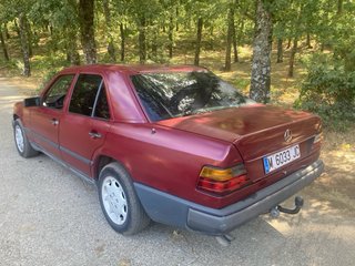 Mercedes-Benz Clase E 1987