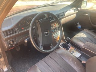 Mercedes-Benz Clase E 1987