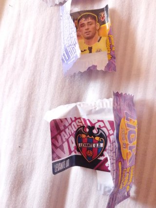 Cromos Liga Chicles (Lamine Yamal, Pape Gueye)