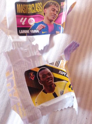 Cromos Liga Chicles (Lamine Yamal, Pape Gueye)