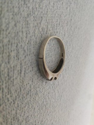 Anillo de plata de ley con circonita