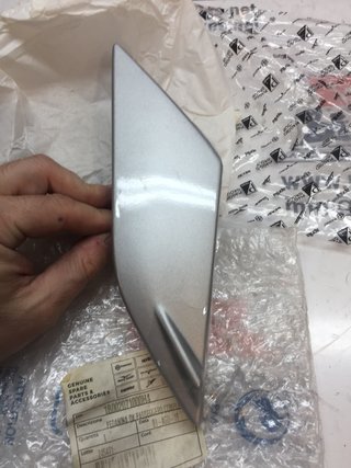 REPOSAPIES DCHO ORIGINAL PIAGGIO MEDLEY 125 16-18