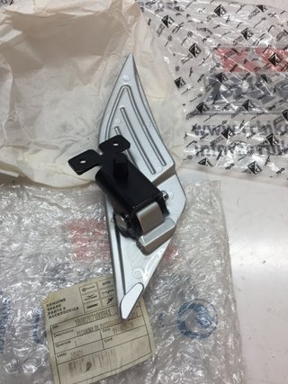 REPOSAPIES DCHO ORIGINAL PIAGGIO MEDLEY 125 16-18