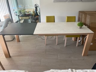 Mesa de salón extensible hasta 240cm