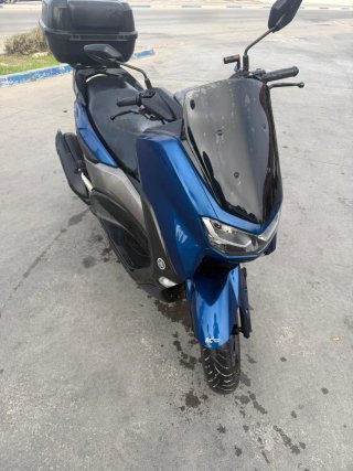 Yamaha Nmax 125 Maxi Scooter