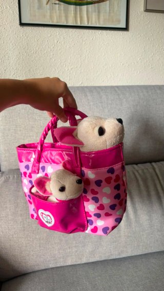 Peluche Perrita Chichi LOVE con bebé y transportín