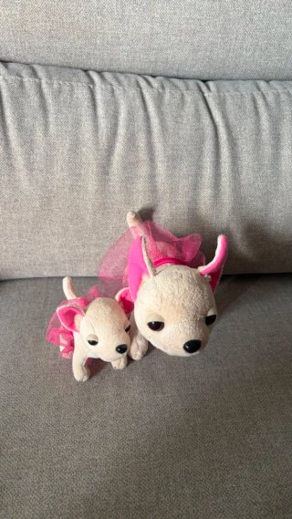 Peluche Perrita Chichi LOVE con bebé y transportín
