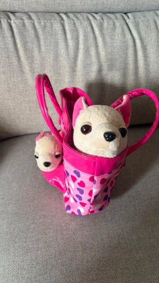 Peluche Perrita Chichi LOVE con bebé y transportín