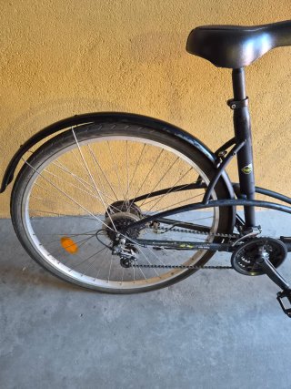 Bicicleta de paseo negra Btwin