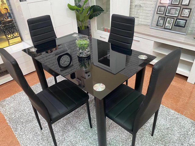 Mesa cristal templado + 4 sillas